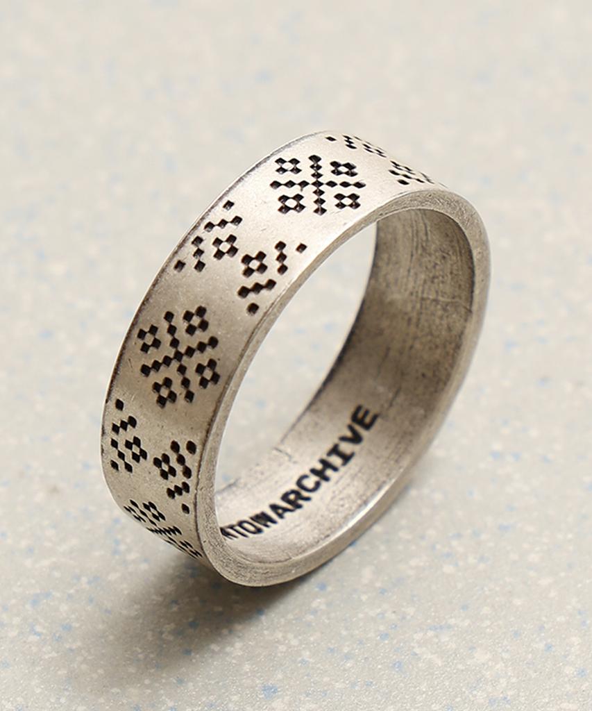 Towtow Archive Sani Stamp Narrow Ring Silver Burnished