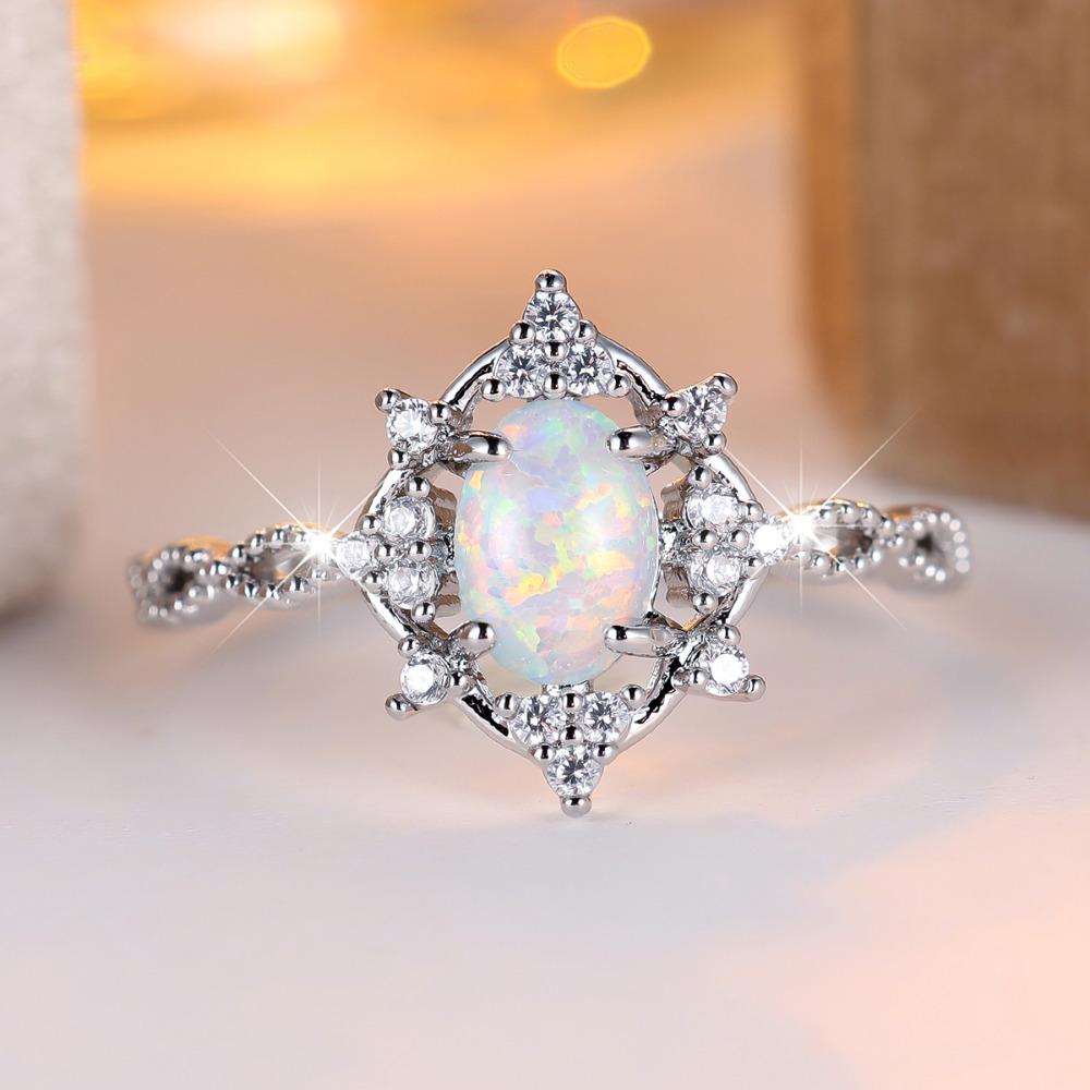 Exquisite White Zircon Oval Opal Rings for Women Silver Color Hollowed Out Finger Ring Wedding Jewelry Gift