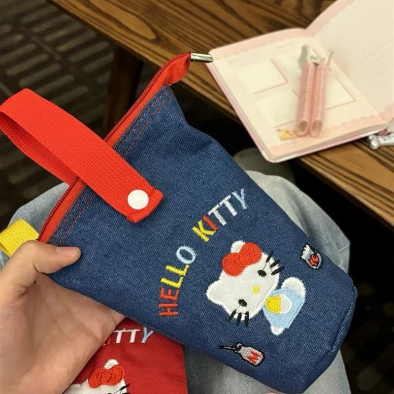 

Портативна багатофункціональна вишита сумка-відро: Тримач для телефону, Зберігання косметики та пензлів, Пенал, Сумка - Вишуканий та Милий Дизайн