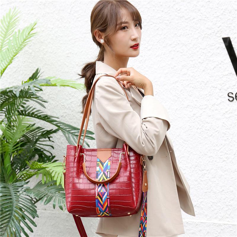 Niche Design Women's Bag Four Piece Set Women's Handbag Bucket Bag Fashionable Shoulder Bag Crossbody Bag Women's Wallet Card Bag