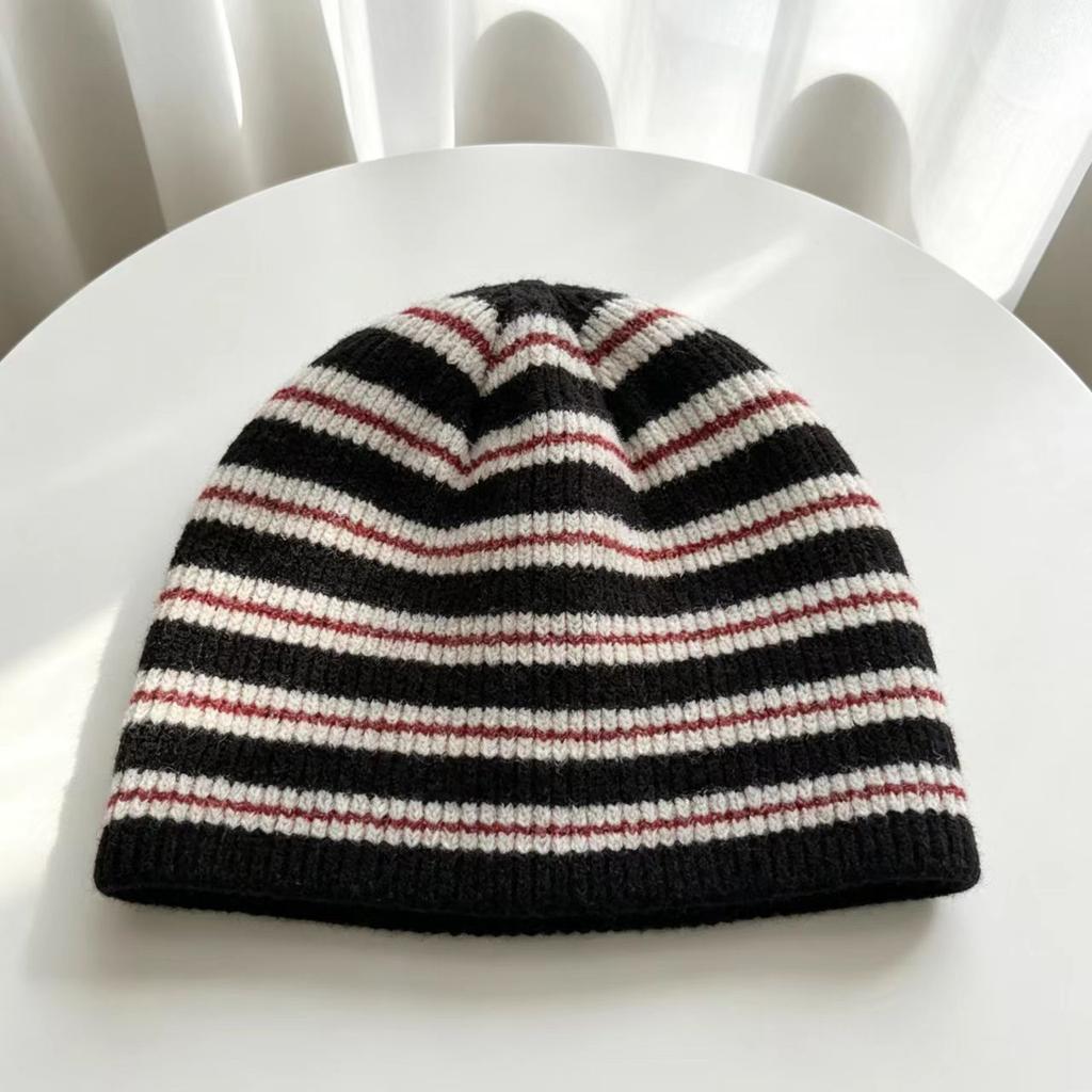 Wool blended striped wool hat women's autumn and winter warm contrasting colors soft knitted cold hat shows small face