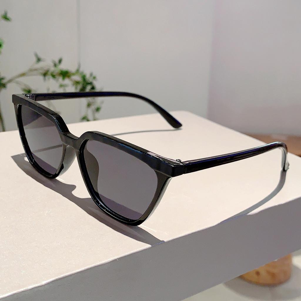 Stylish Cat Eye Shades Fashion Black Oversize Sunglasses Outdoor Decoration Women's Sun Glasses for Driving Travelling