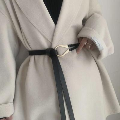 Cinturón de Mujer con Hebilla de Herradura de Moda – Sin Agujeros, Versátil y con Diseño Delgado Anudado