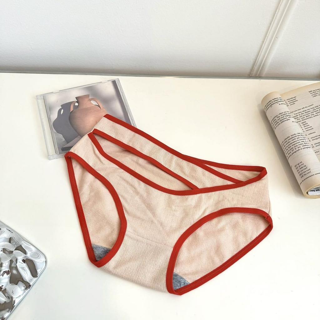 Female Spring and Autumn Sweet Pure Hollow Breathable Comfortable Cotton Crotch Triangle Briefs