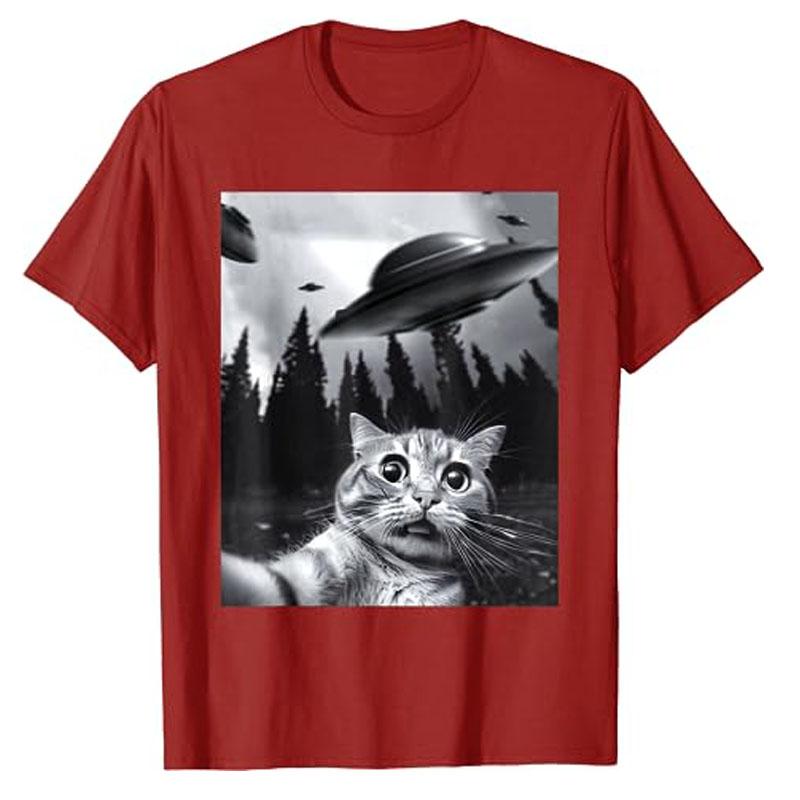 Alien Cat UFO T-Shirt Cat Selfie with UFOs Alien Extraterrestrial UFO Believer Tee Humor Funny Kitty Lover Graphic Outfits Gifts