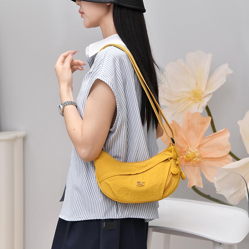 Korean Style Large Capacity Versatile Dumpling Bag Single Shoulder Crossbody Handbag Cute School Bag Simple Urban Style