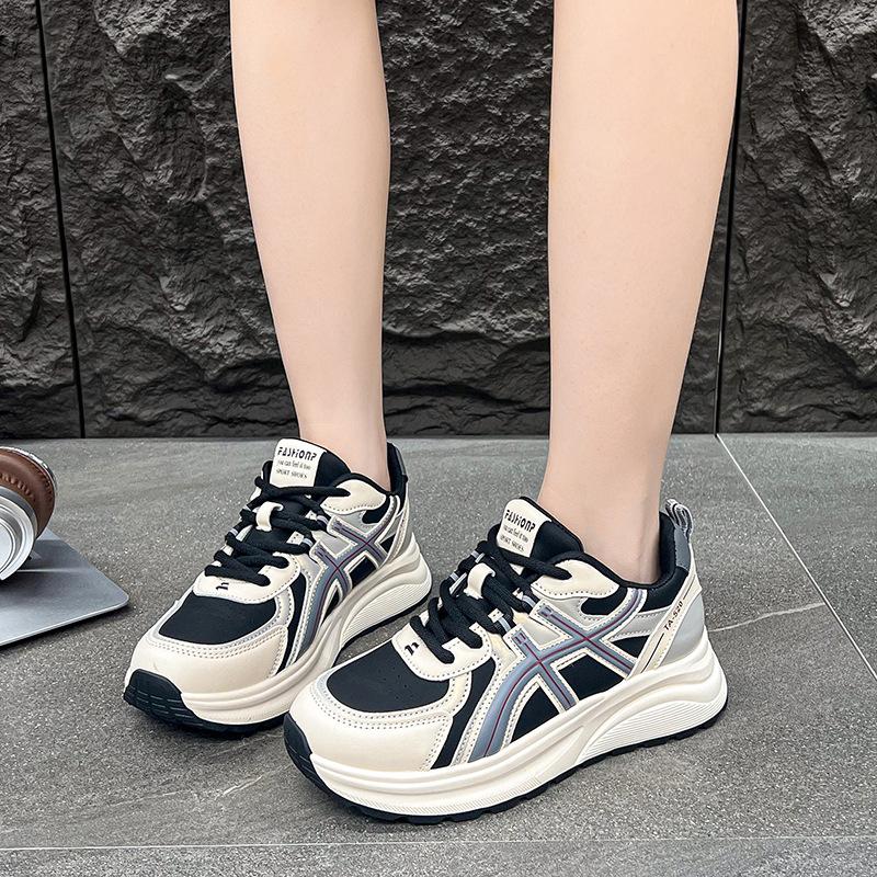 New thick-soled heightening dad shoes autumn breathable and lightweight casual sports shoes