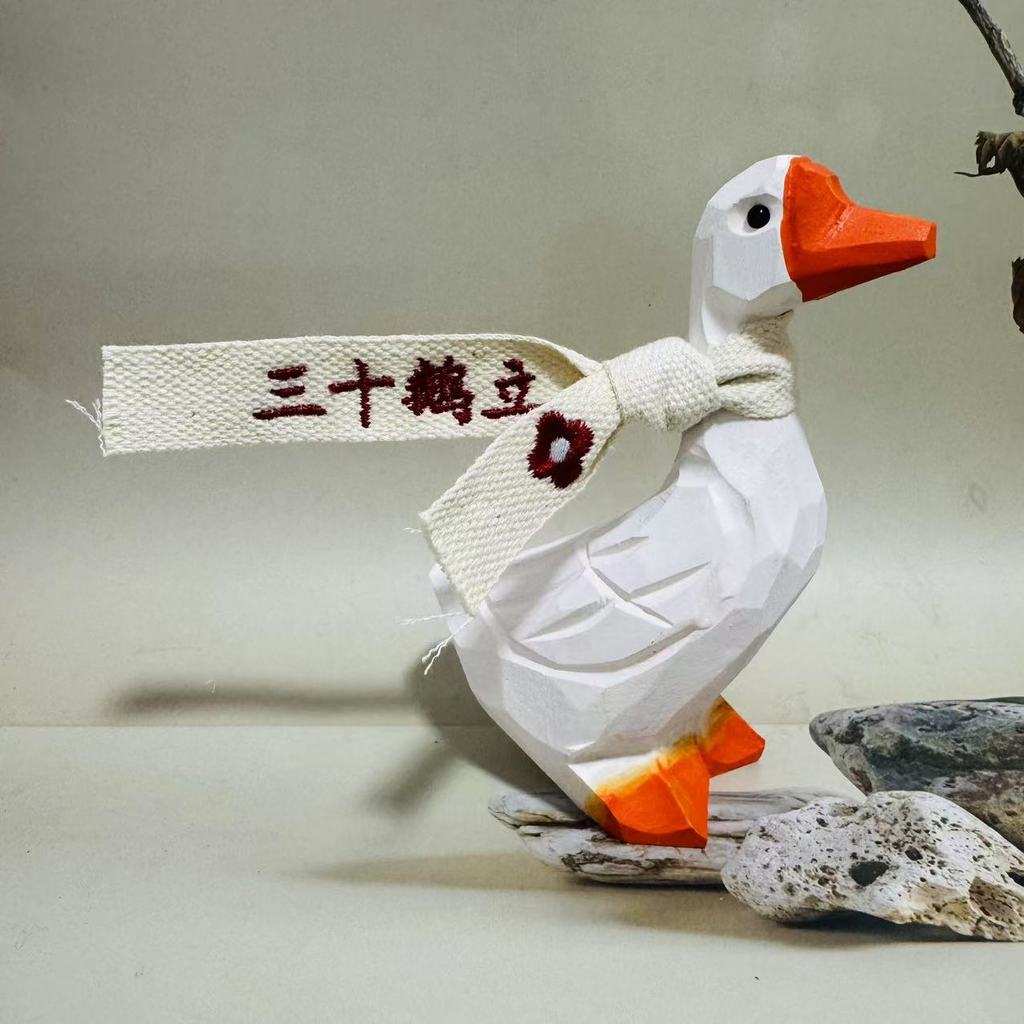 Modern Minimalist Wooden Animal Toy With Handcrafted Duck Design For Gift Giving