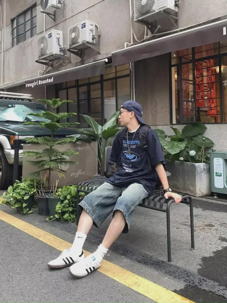 Unisex Retro Washed Denim Shorts: Loose, Casual, Straight, Wide-Leg Cropped Pants