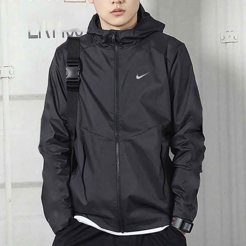 Nike Men's Woven Hooded Jacket