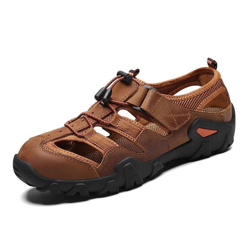 Fashion Summer New Men's Outdoor Beach Shoes with Hollowed Out Fashionable Toe Caps, Water Wading Shoes, Lightweight and Cool Slippers