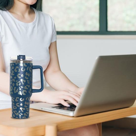 

Изолированная бутылка Yousheng емкостью 40 унций, герметичная, с соломенной крышкой, леопардовая портативная портативная автомобильная чашка для путешествий на открытом воздухе, емкостью 40 унций