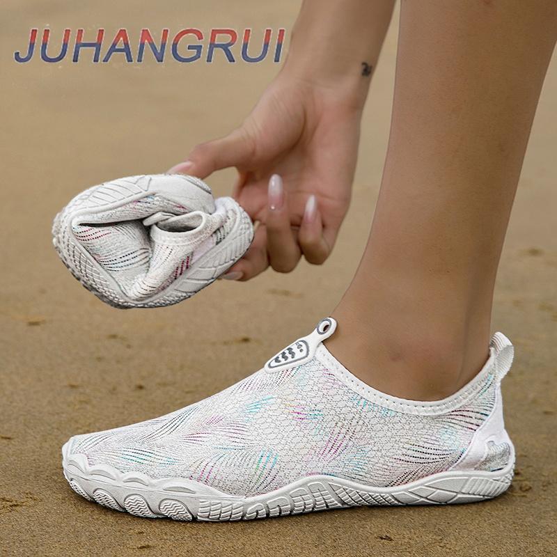 Women Aqua Shoes Barefoot Beach Water Shoes Swimming Shoes Quick-dry Beach Slippers Upstream Sneakers Light Women Yoga Shoes