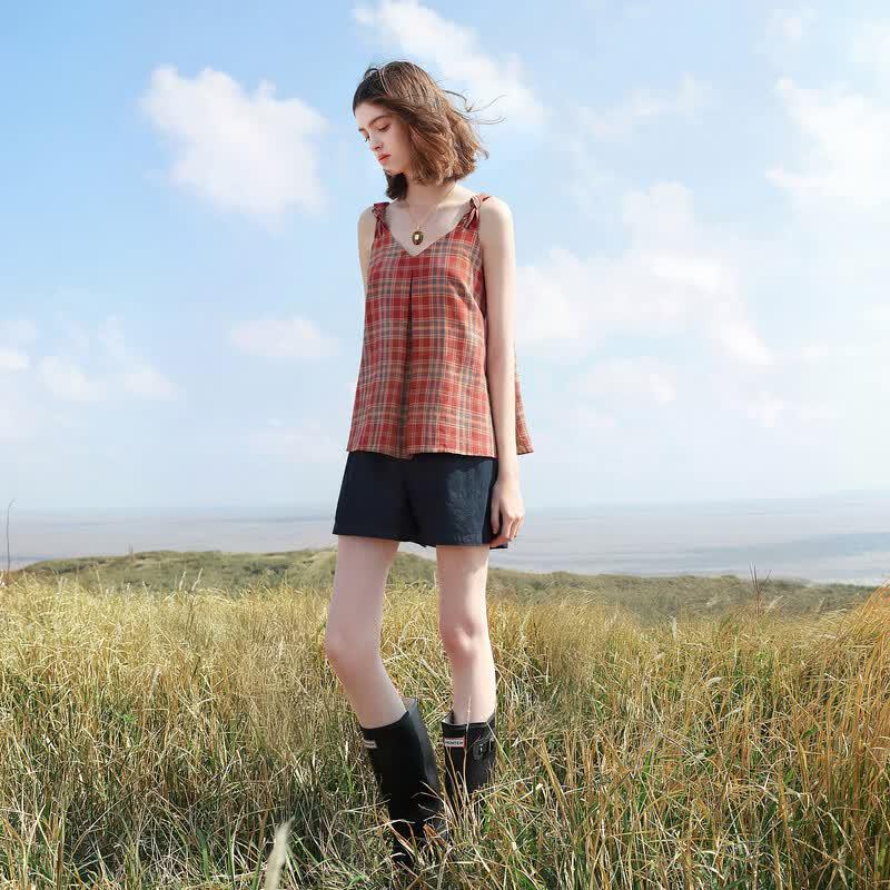 Sancai Women's Plaid V-Neck Sleeveless Top