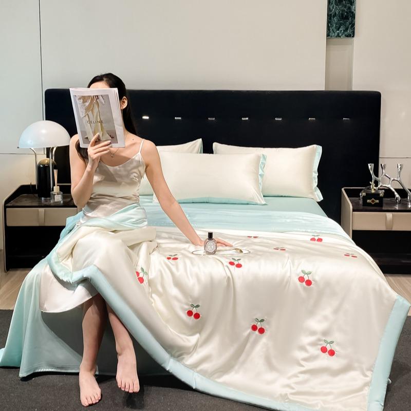 Mei Yun Ge Full Embroidery Series Water Washed Ice Silk Summer Quilt