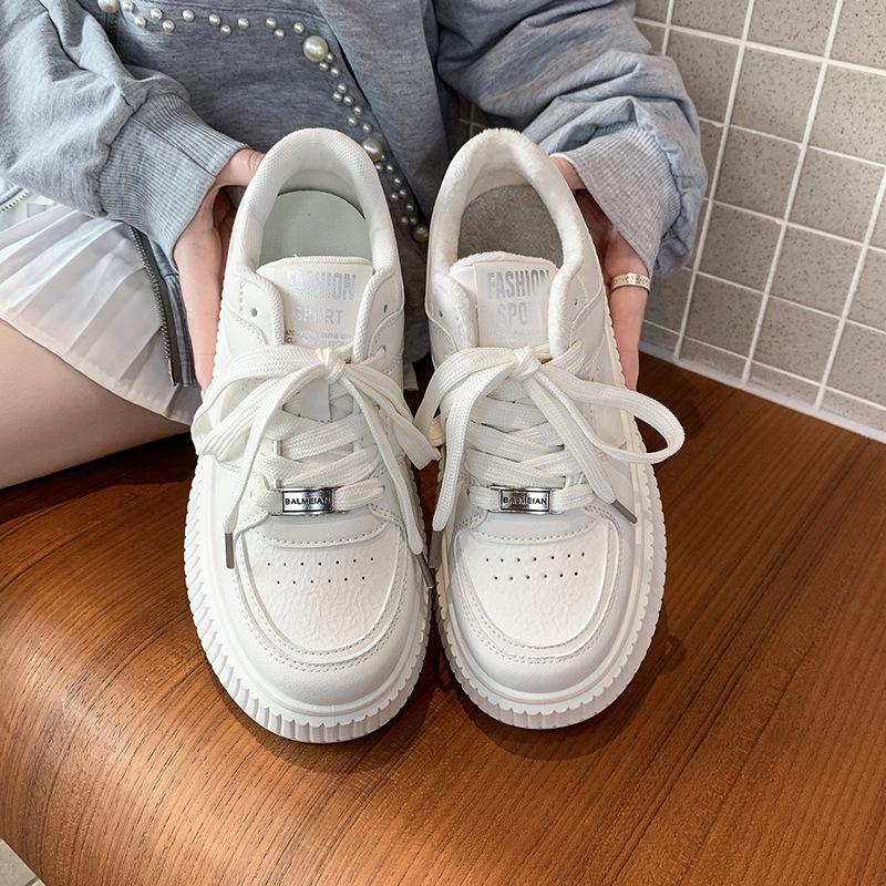 sponge cake thick-soled suction film sole women's shoes little white shoes women's autumn and winter new women's shoes velvet casual versatile boar