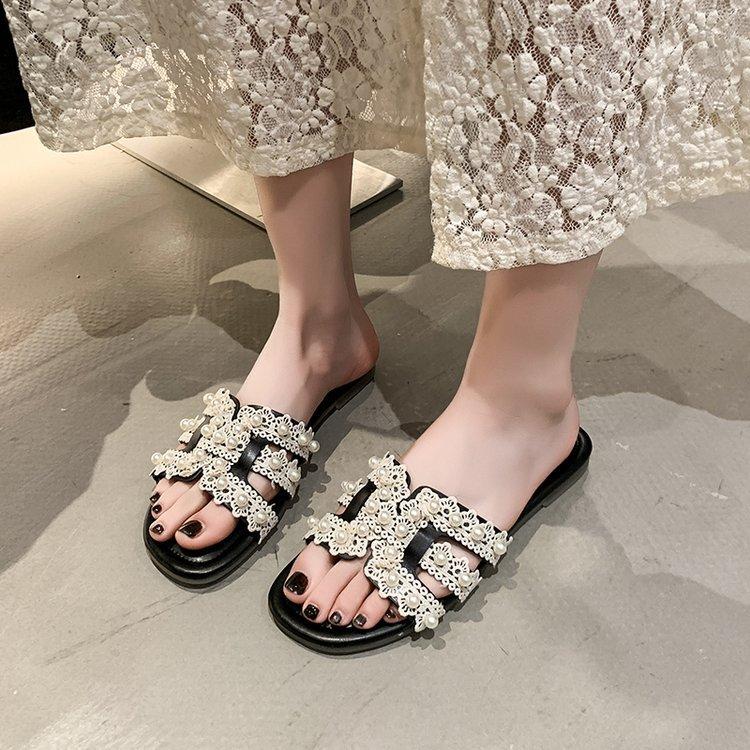 Internet celebrity small fragrant wind pearl slippers women's summer new wear flat beach one word sandals fashion with skirt