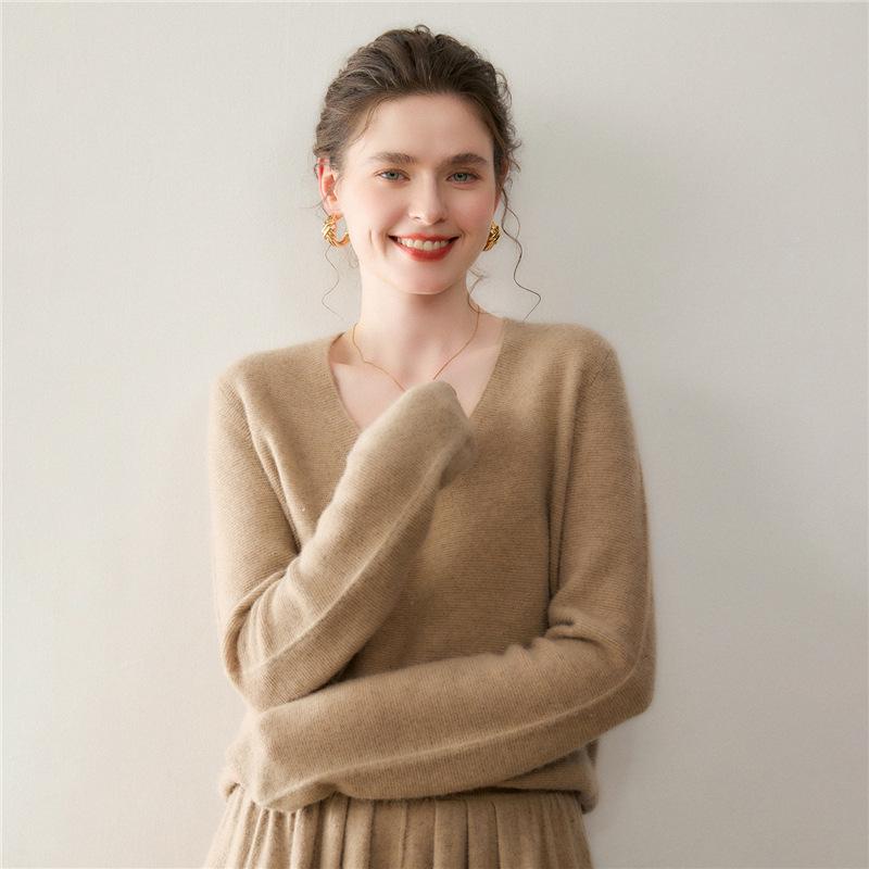 Women's Versatile Deep V-Neck Cashmere Knit Sweater - Long Sleeve