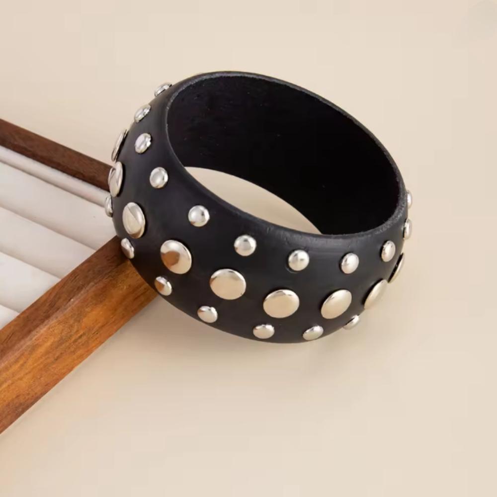 Exaggerated Creative Red Black Wooden Chunky Bangle Bracelet Vintage Punk Stackable Wide Bangle for Women Fashionable Jewelry