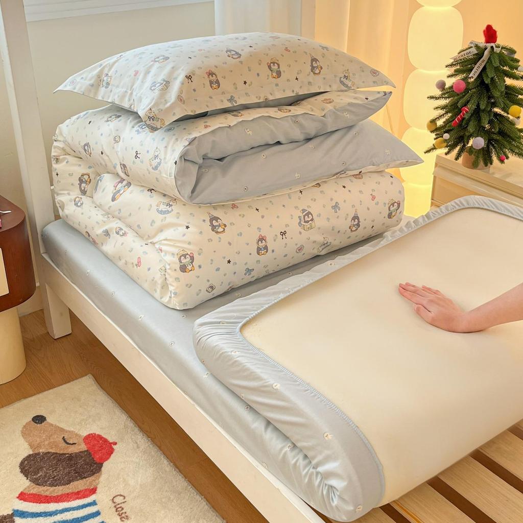 2026 New Cotton Printed Dormitory Bedding: Three- or Four-Piece Set for Single Bunk Beds