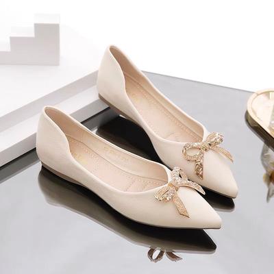 Trendige Dameneinzel-Schuhe mit flacher Sohle 2024 Neuer Stil Flacher Ausschnitt Spitze Vielseitig Weiche Sohle Temperament Luxus Damenschuhe