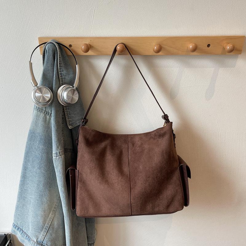 

Корейская версия нишевой моды большая вместительная сумка женская 2025 осень новая повседневная ретро сумка-тоут сумка через плечо женская темно-коричневого