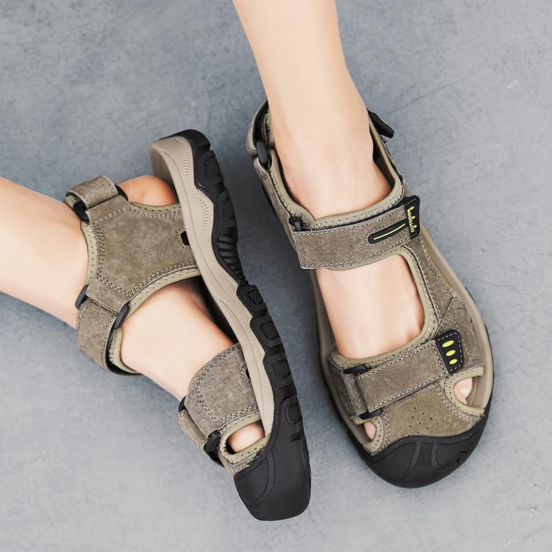 Summer Men's Sports Sandals Outdoor Light Hiking Shoes Closed Toe Non-slip Waterproof Water Shoes Adjustable Men's Slippers