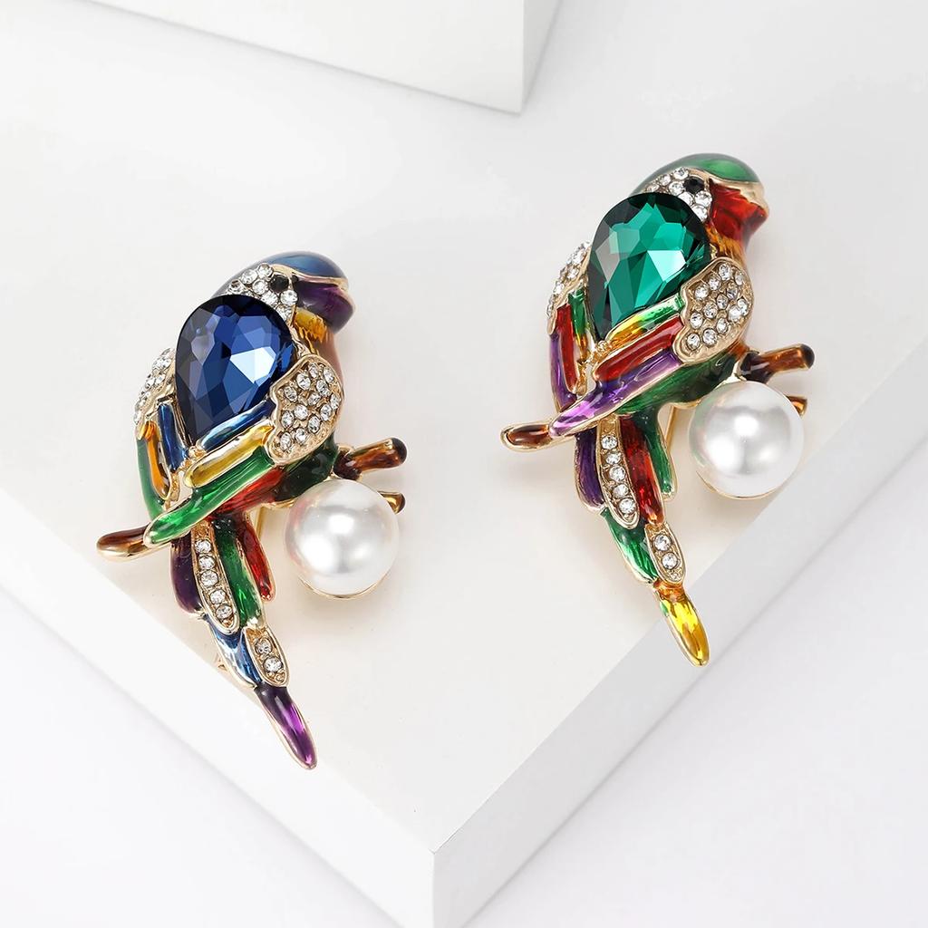 Rhinestone Parrot Brooches for Women Unisex Animal Pin Bird Lapel Pins Event Funny Luxury Gifts New Year Friends Decoration