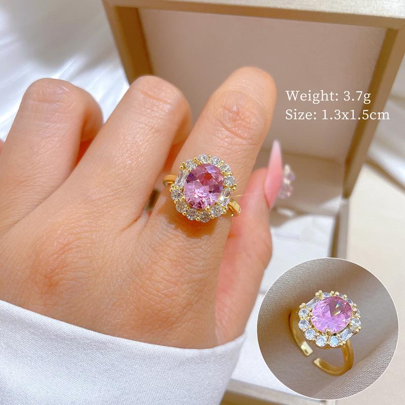 

Комплект колье, серег и кольца с ромбовидным цирконом «Небо» Легкая роскошь, индивидуальность, темперамент, сочетание серег и колье