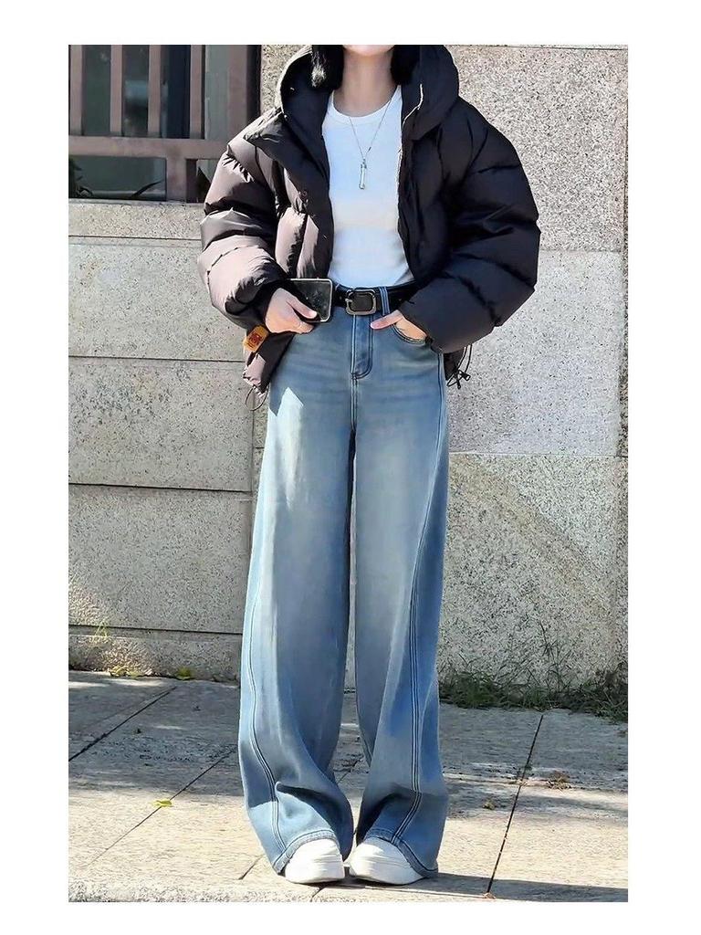 Women's High-Waist Light Blue Denim Wide-Leg Pants with Plus Velvet, Curved Leg, Perfect for Autumn/Winter 2025.