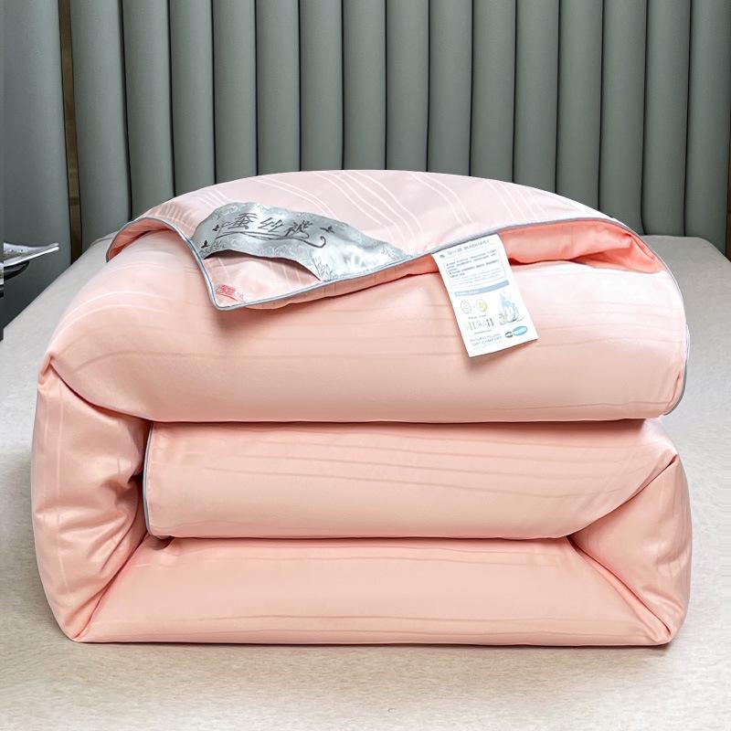 Prabangi medvilnės ir šilko pluošto antklodė: Komfortas ištisus metus