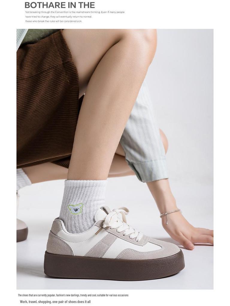Autumn Retro German Trainer: Versatile White Casual Sneakers for Women F8862