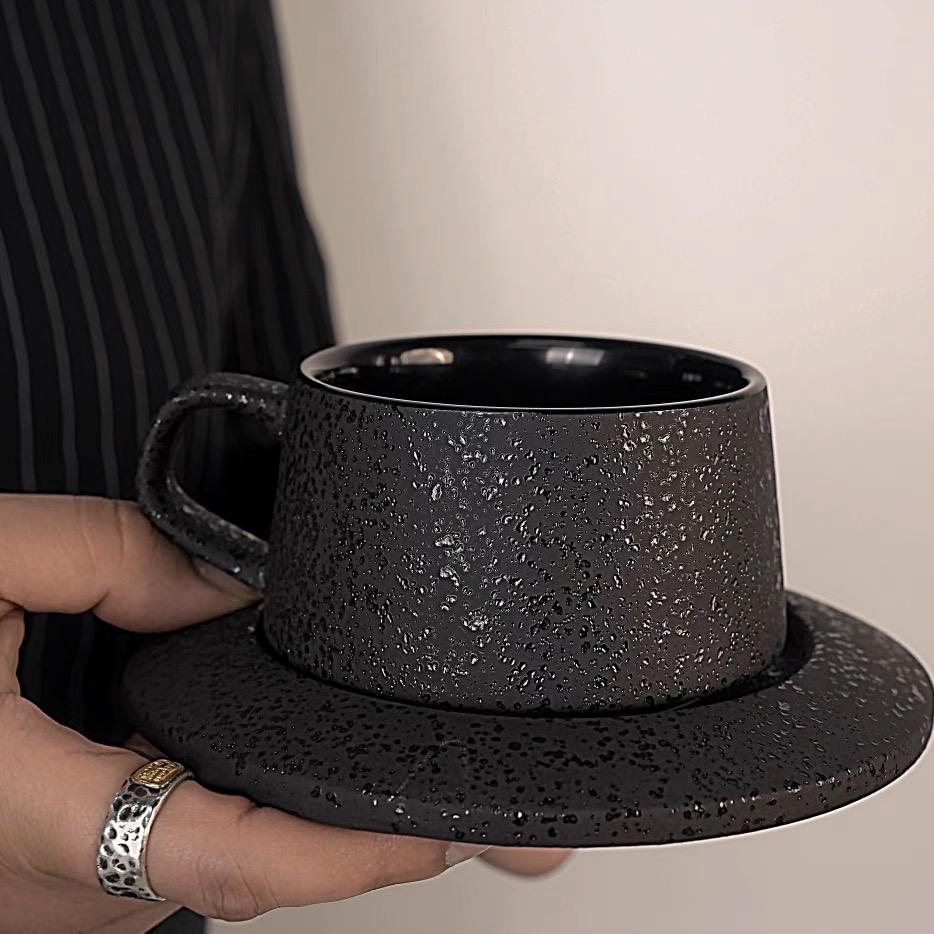 

Набор кофейной чашки и блюдца с текстурой «Холодный ветер и луна», керамическая чашка для латте, чашка для послеобеденного чая, чашка для воды, парная чашка, темно-черный 260