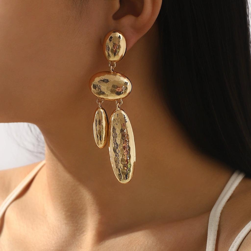Exaggerated Light Luxury Metal Geometric Earrings for Women Oval Pendant Eardrop Retro Punk Classic Jewelry Gifts
