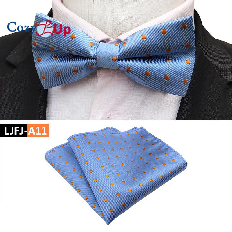 Costum Din Două Piese Papion Paisley Și Batista De Buzunar