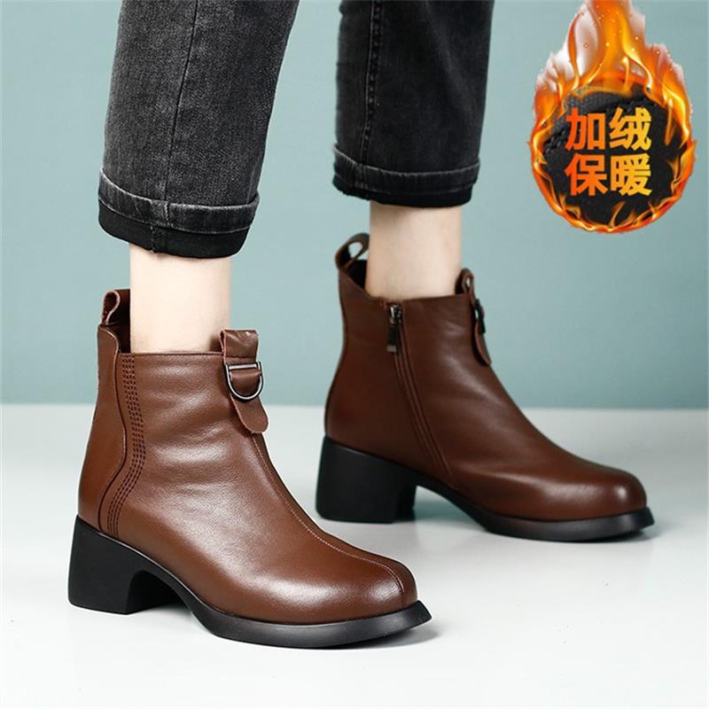 

Короткие ботинки из мягкой кожи на среднем каблуке, женские, осень-зима 2024 года, новые, с круглым носком, нескользящие, теплые, с толстым утолщенным каблуком, ботинки Martin из бархата и хлопка 40