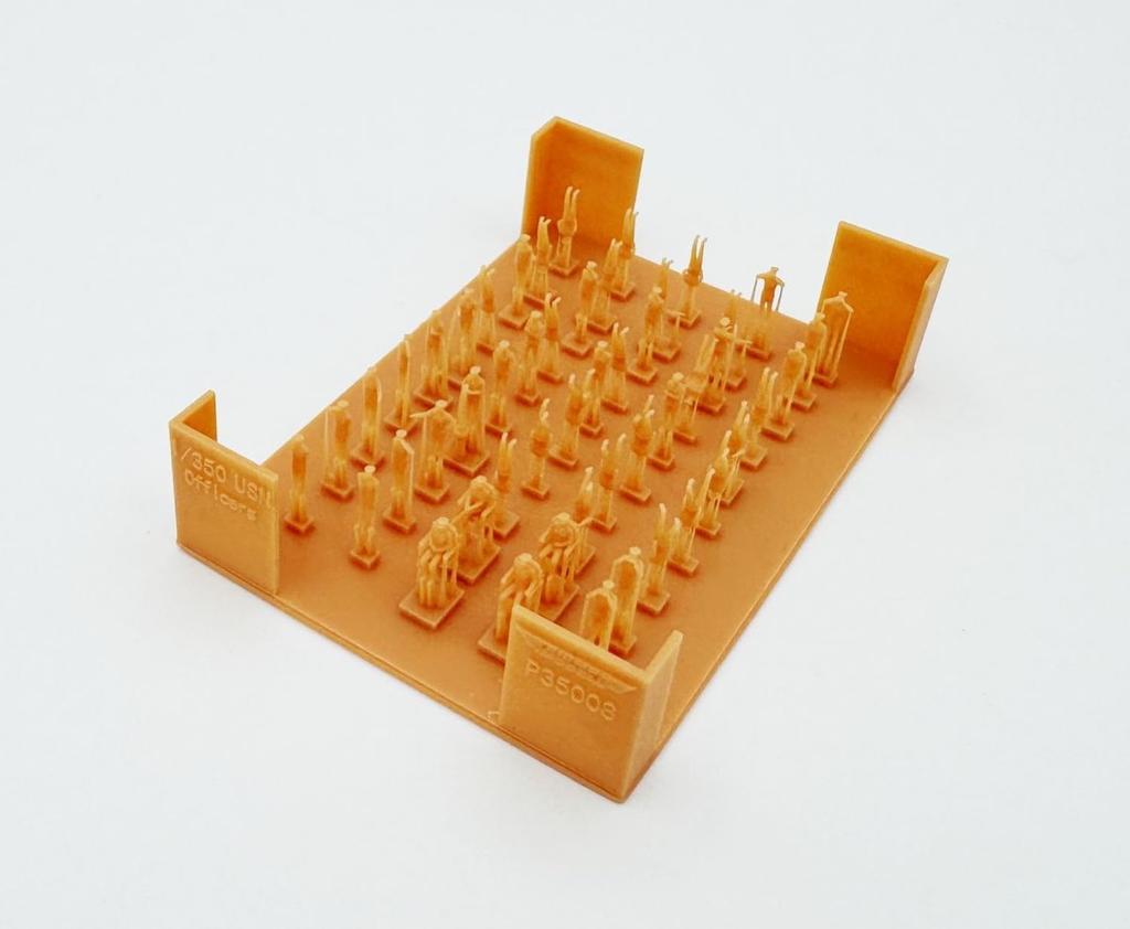 Triumph Model WW2 US Navy Officer Summer Uniform Set of 50 Plastic Model Parts TRFP35008 1/350 (Ship)