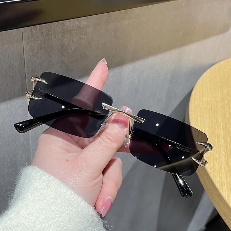 Unisex Retro Randloos Vierkant Zonnebril UV400 Luxe Mode Bril voor Rijden Reizen Vakantie Buiten Essentieel