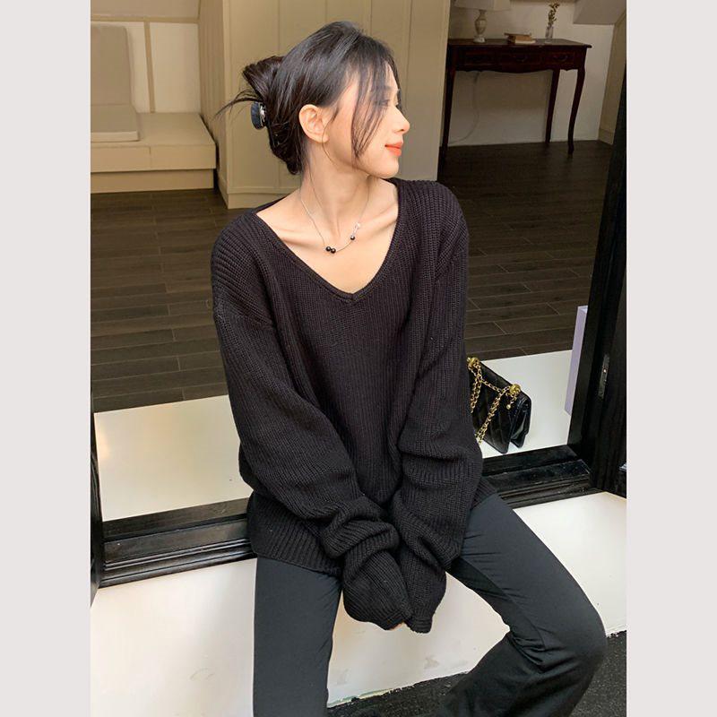 Women's Black Loose Collar Sweater - Lazy Style Pullover, Knitted Long Sleeve Top for Autumn and Winter.