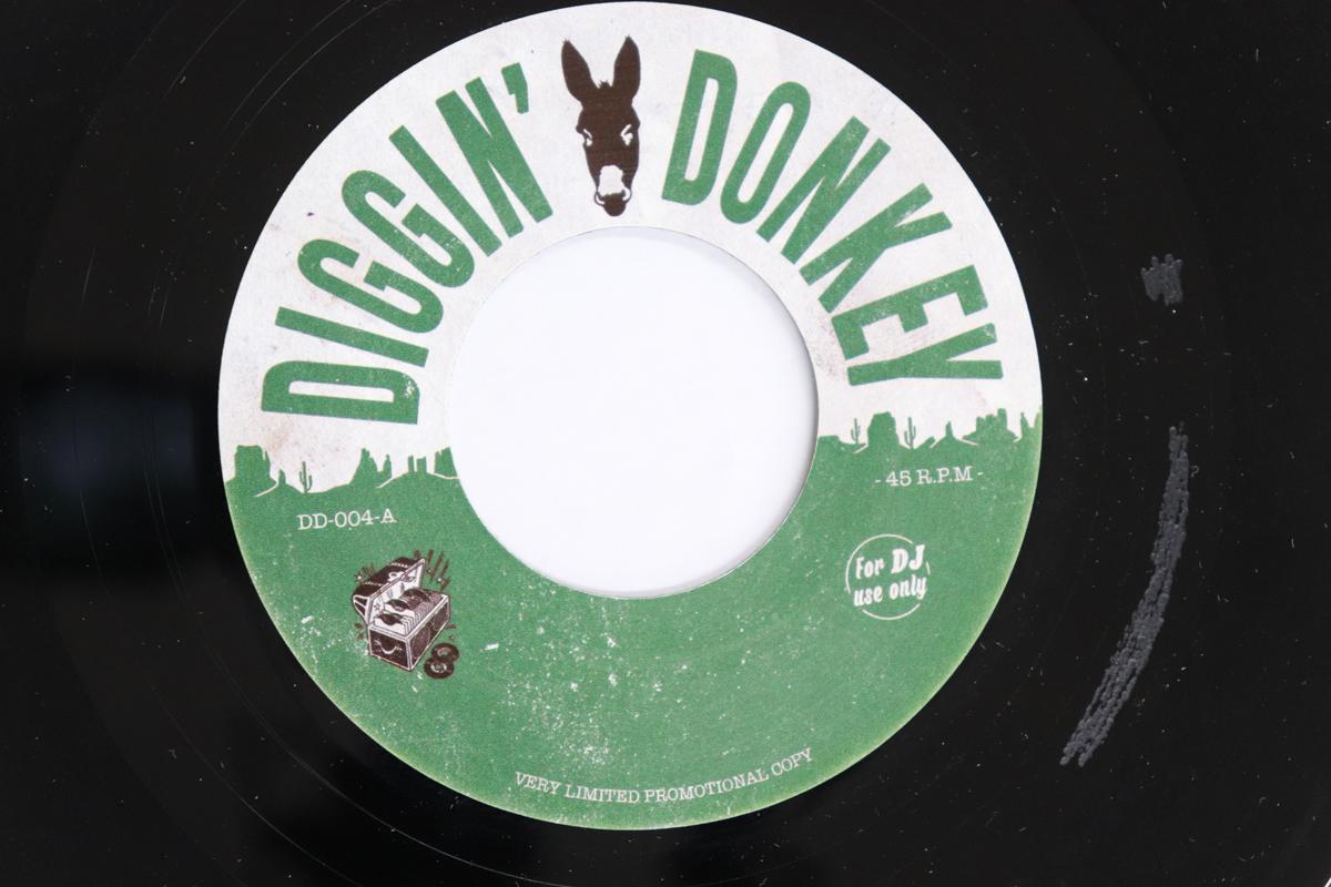

7inch Record SOUTH CENTRAL AVENUE MUNICIPAL BLUE - Soul Of Bonnie & Clyde / Rumpelstil DD004PROMO DIGGIN DONKEY 2017 Jamaica Reggae, Ska & Dub Used