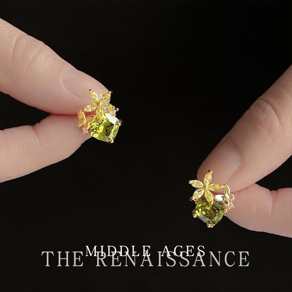 Light French Olive Green Zircon Butterfly Stud Earrings Vintage Court Earrings Earrings