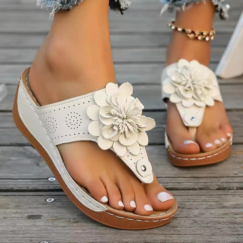 Fashion Fashion Flower Wedge Slippers for Women Summer 2025 Clip Toe Platform Flip Flops Woman Casual Thick Sole Beach Sandals Plus Size