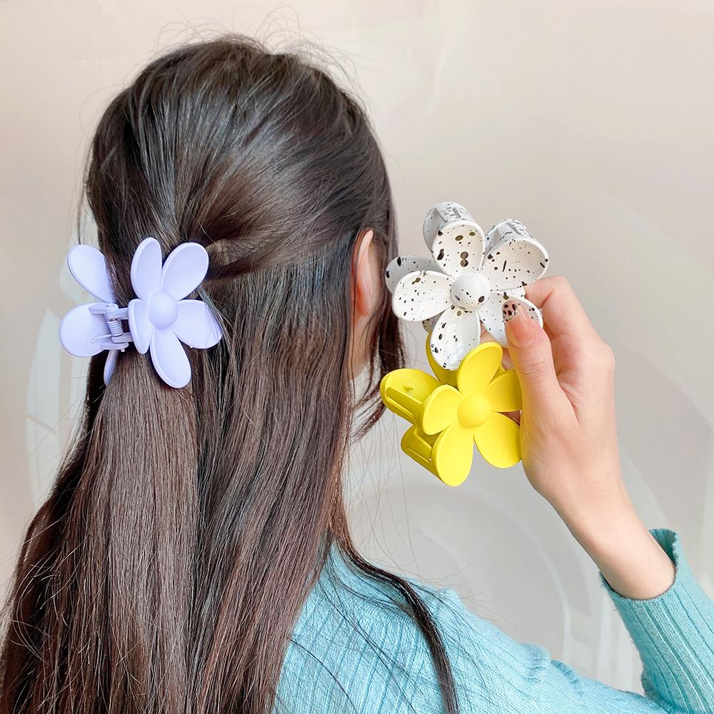 1Pcs Women Solid Color Flower Acrylic Hair Claw for Girls Sweet Pearl Hair Clamps Hair Crab Headband Clips Hair Accessories
