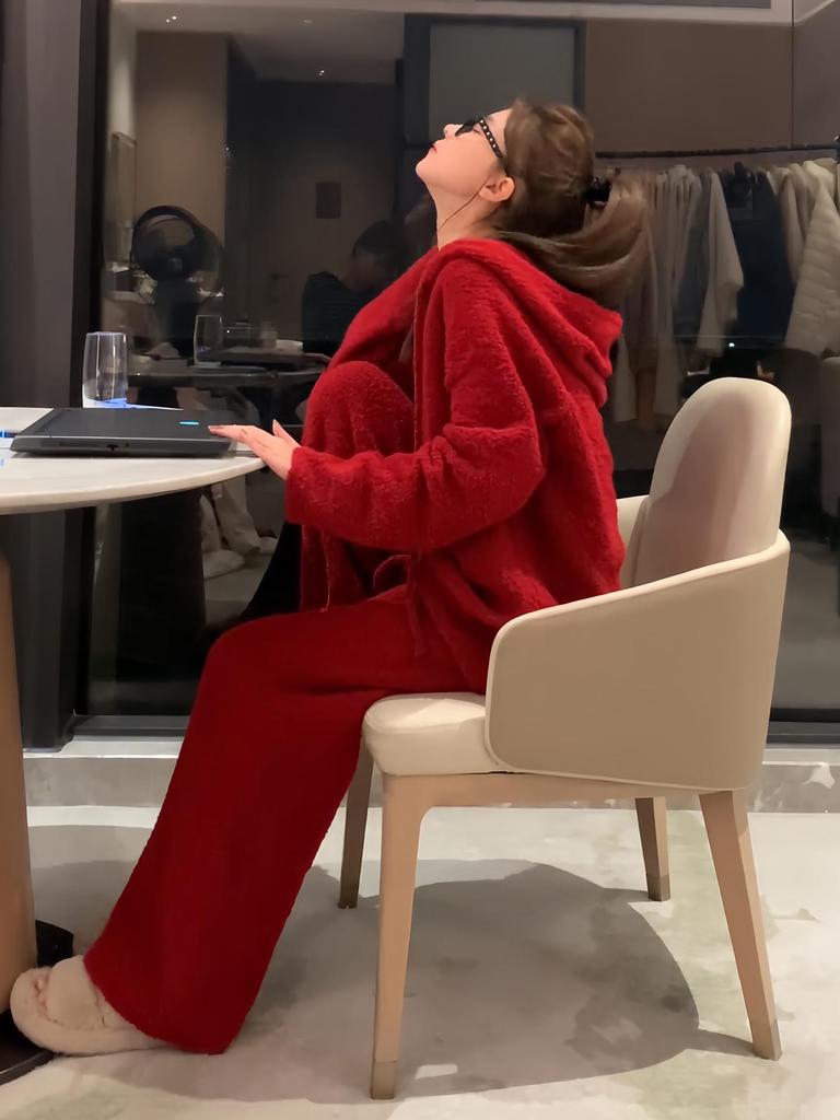 2025 Autumn/Winter Korean Style Red Hooded Sweatshirt & Wide-Leg Pants Set for Women