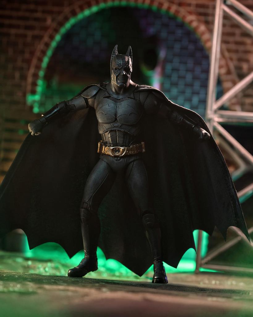 McFarlane Batman Begins DC Multiverse Action Figure Batman 18cm (Gold Label)