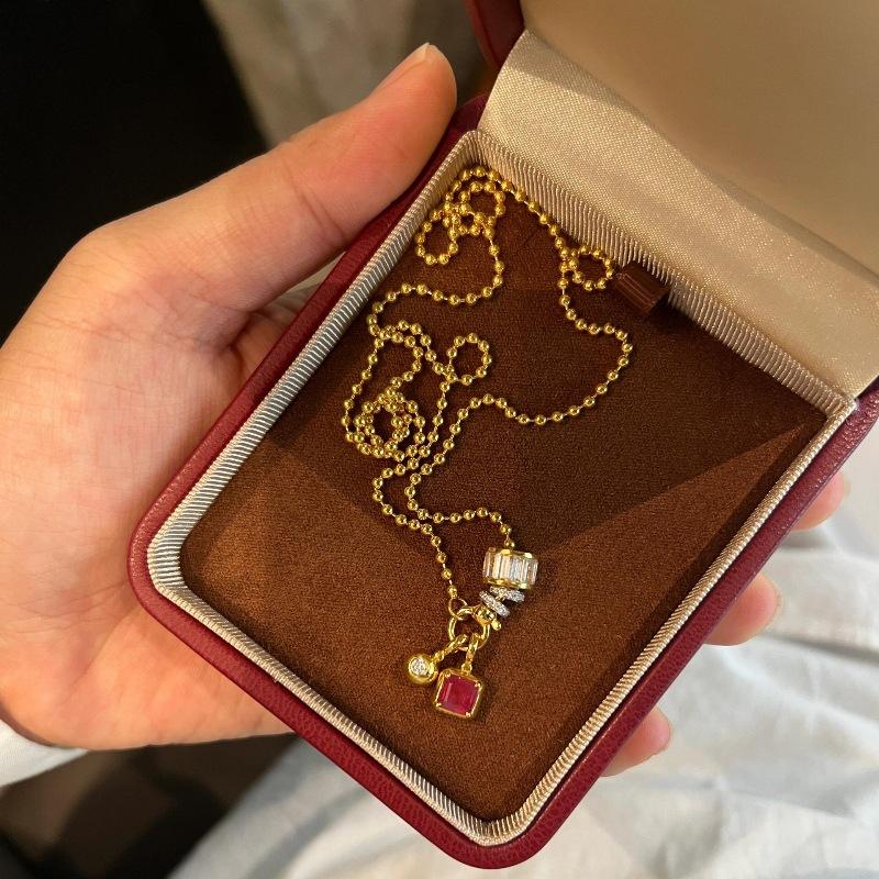 Creative Vintage Exquisite Irregular Light Luxury Green Chalcedony Ruby Necklace Exquisite High Quality Collar Chain Jewelry