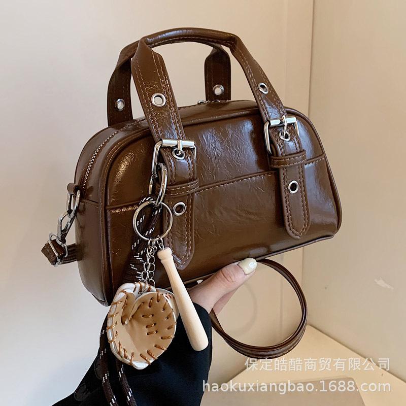 Bag Women's 2025 Autumn and Winter Trendy New Women's Fashion Retro Portable Small Square Bag Niche Design Shoulder Messenger Bag
