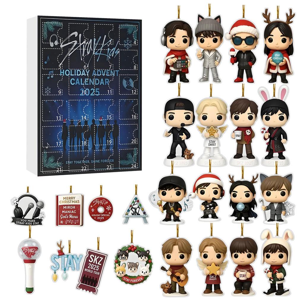 Vánoční adventní kalendář Stray Kids s 24 akrylovými ozdobami pro sváteční obdarování