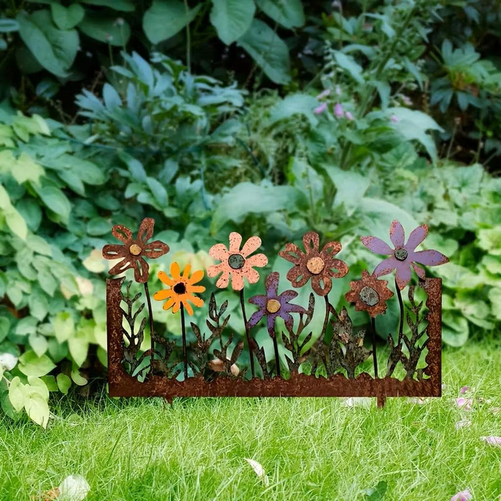 Outdoor Garden Decorative Metal Stake Creative Lawn Ornament Yard Art Sculpture with Durable Construction for Patio Landscaping