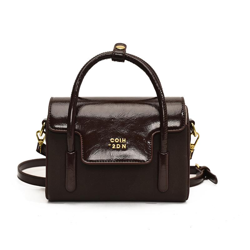 

2024 Ретро Высококлассный Нишевый Дизайн Сумка Кроссбоди: Модная маленькая квадратная сумка через плечо для женщин 18.5cm L x 8cm W x 15cm H кофейный